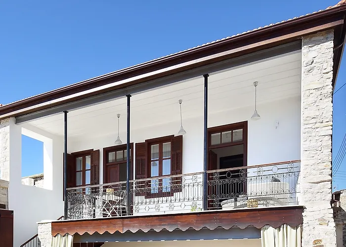 Palatakia - Adults Only * Kato Drys