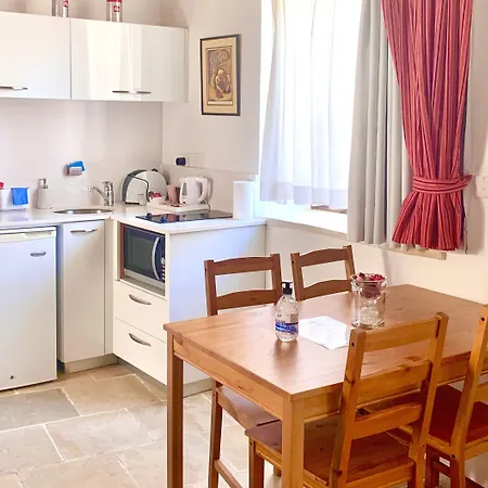 Landsted Palatakia - Adults Only *