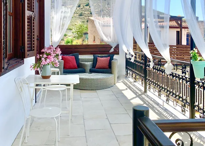 Palatakia - Adults Only * Kato Drys